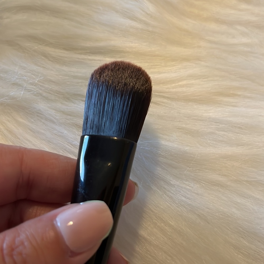 mark. Foundation brush - Picture 2 of 5